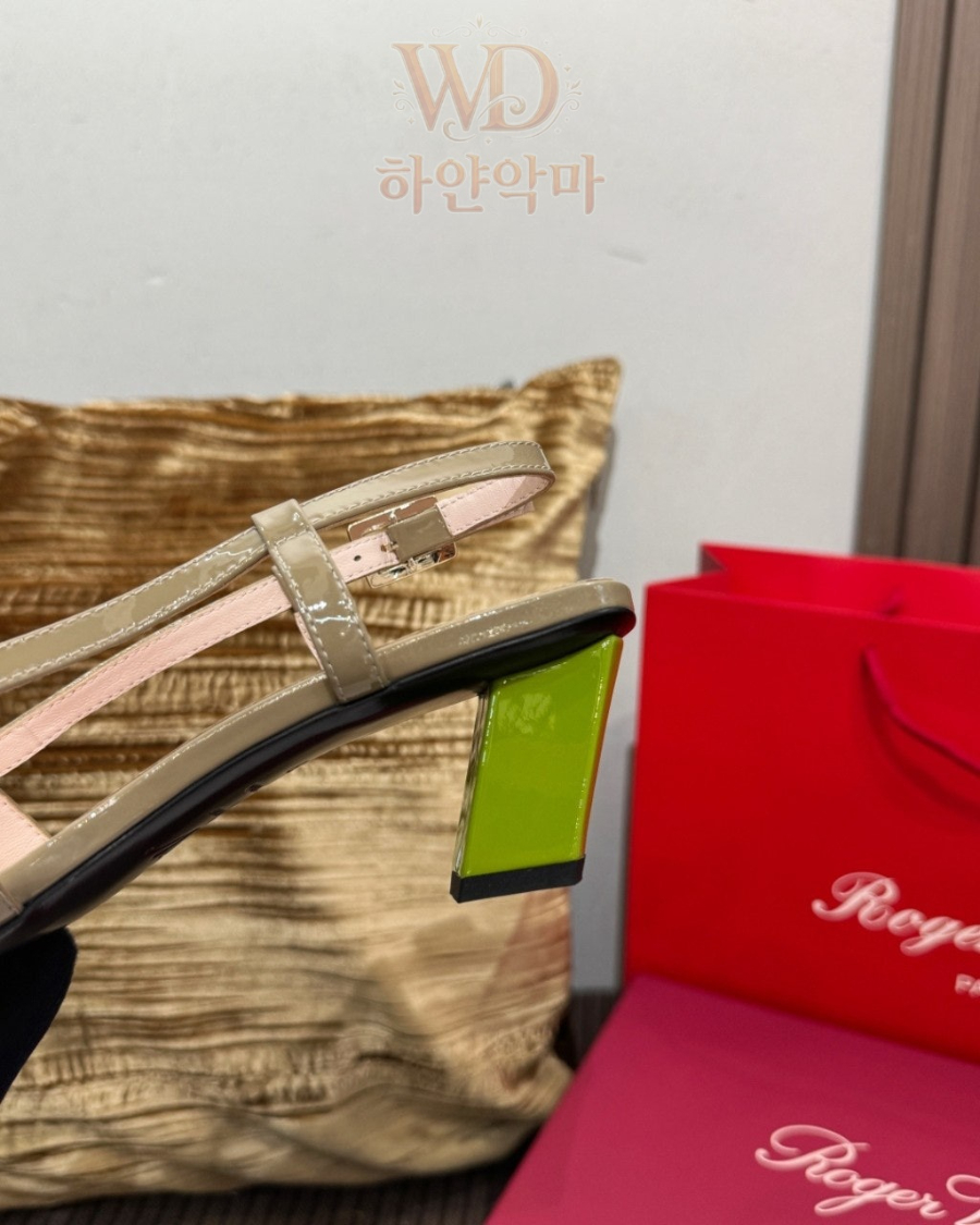 로저비비에-통급-스퀘어-샌들-14.jpg