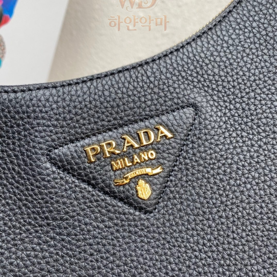 프라다-숄더백-명품-4.jpg
