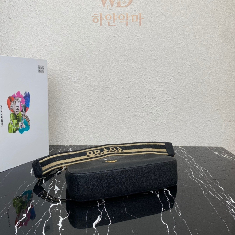 프라다-숄더백-명품-5.jpg