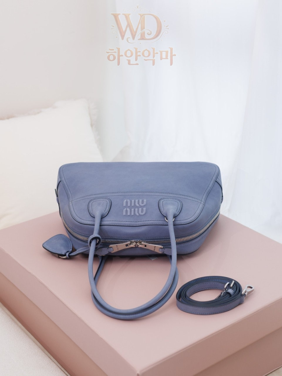 미우미우-비방-토트백-가방추천-9.jpg