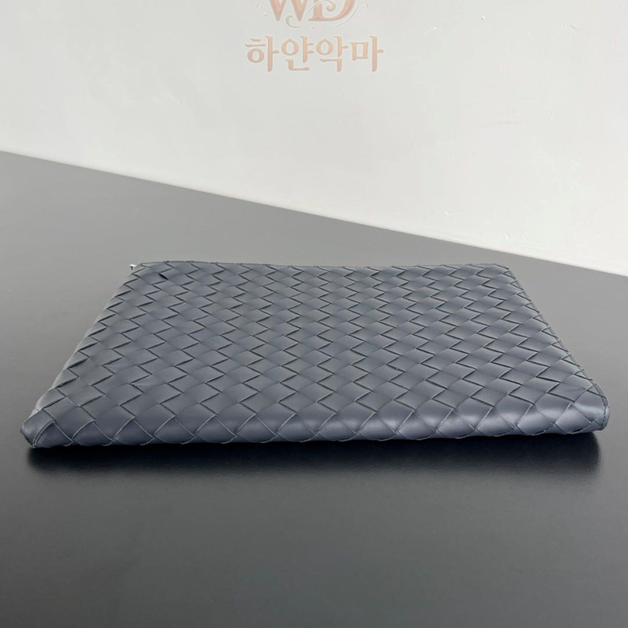 보테가-클러치백-추천-4.jpg