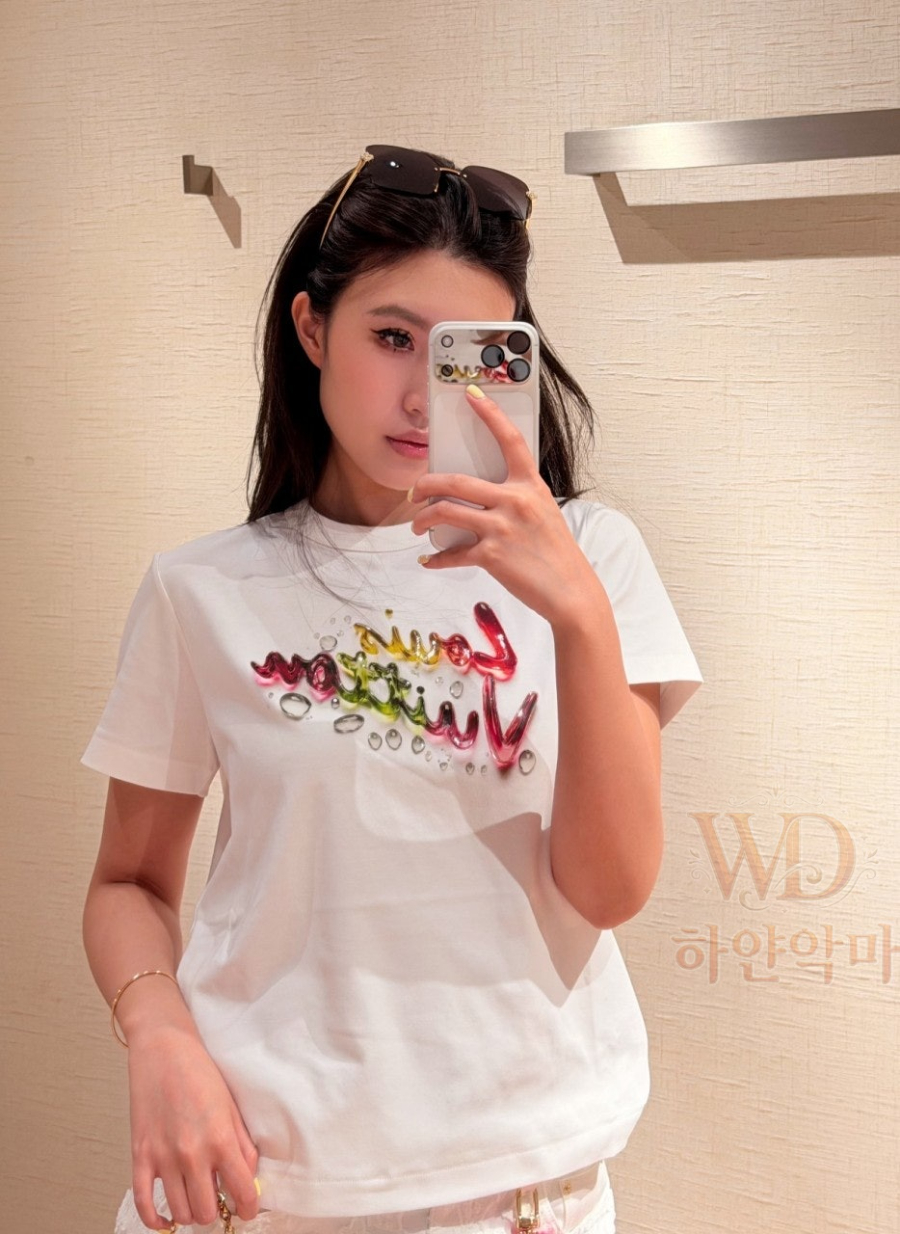 루이비통-신상-반팔티셔츠-2.jpg