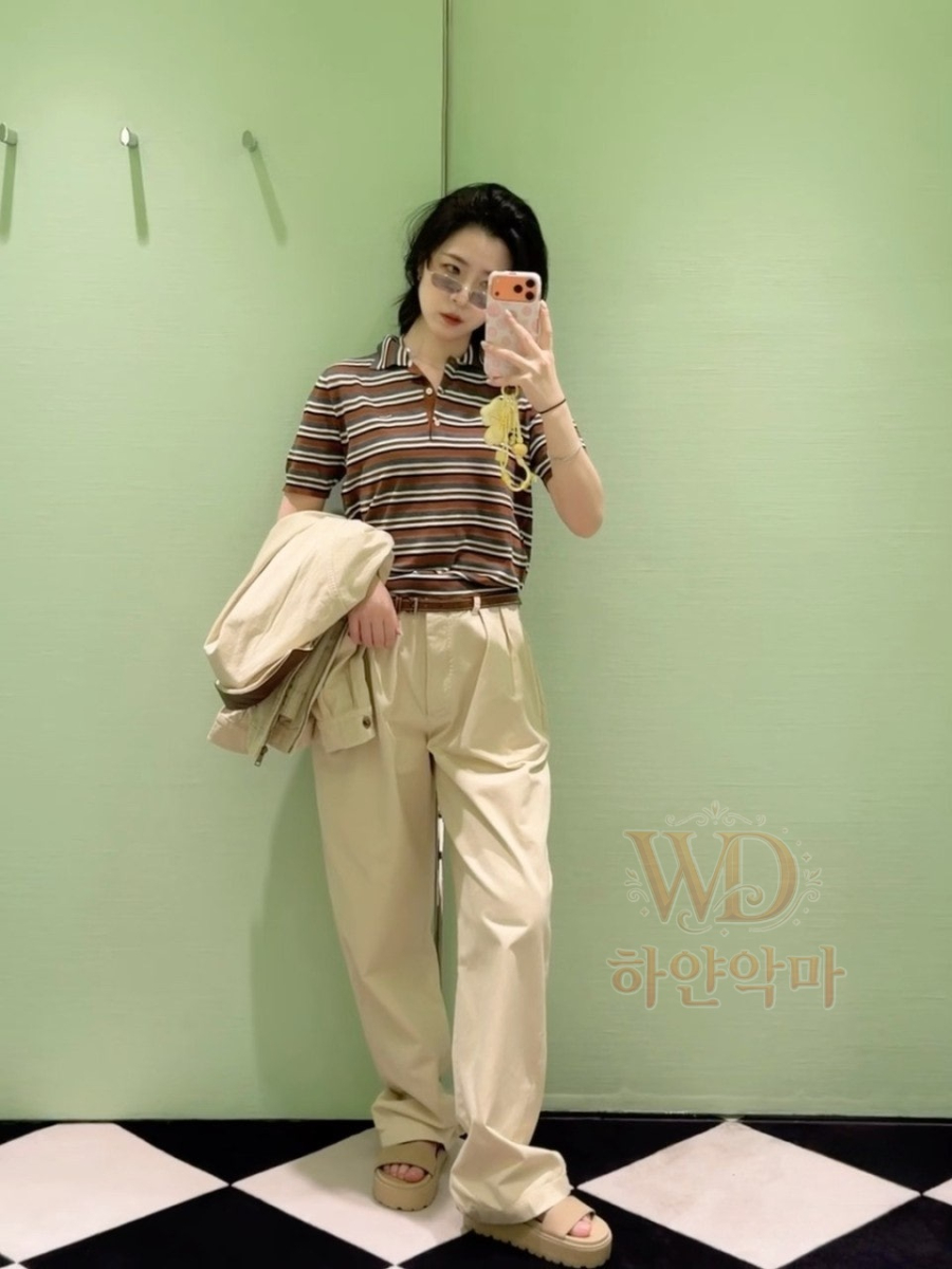 2026신상-프라다-여자반팔니트-1.jpg