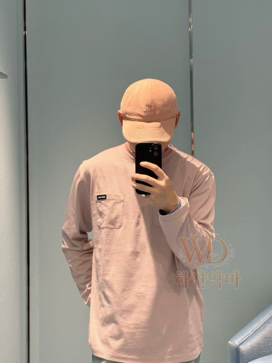 미우미우-신상티셔츠-여자-2.jpg