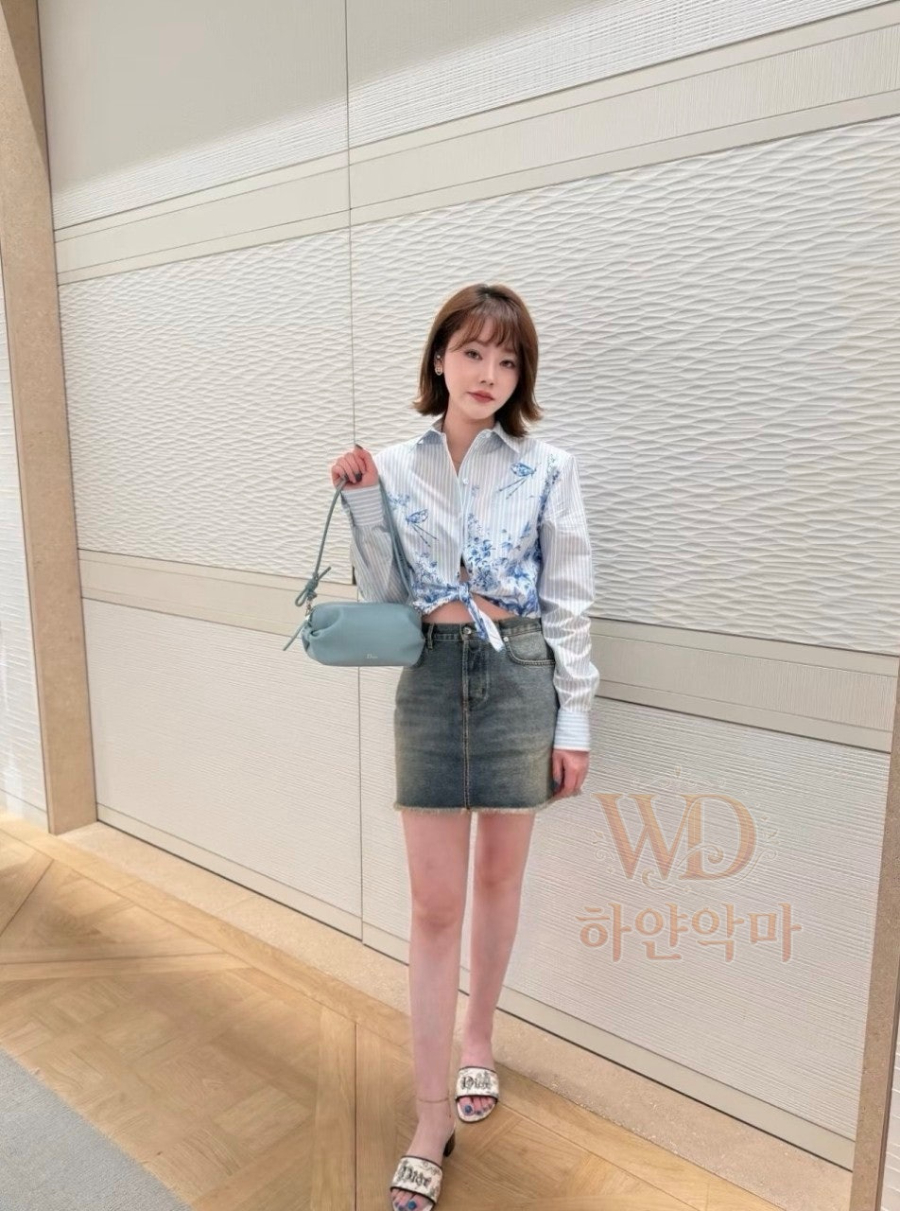 디올신상-여자블라우스-셔츠추천-1.jpg