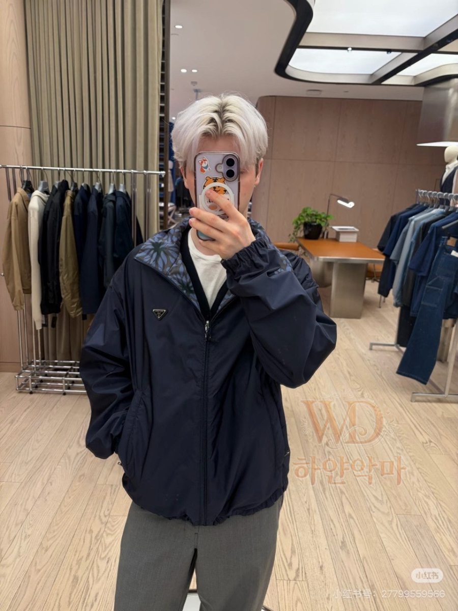 프라다의류-양면점퍼-4.jpg