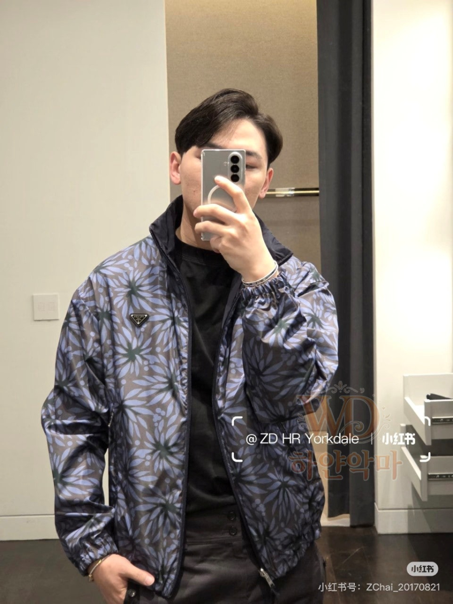 프라다의류-양면점퍼-3.jpg