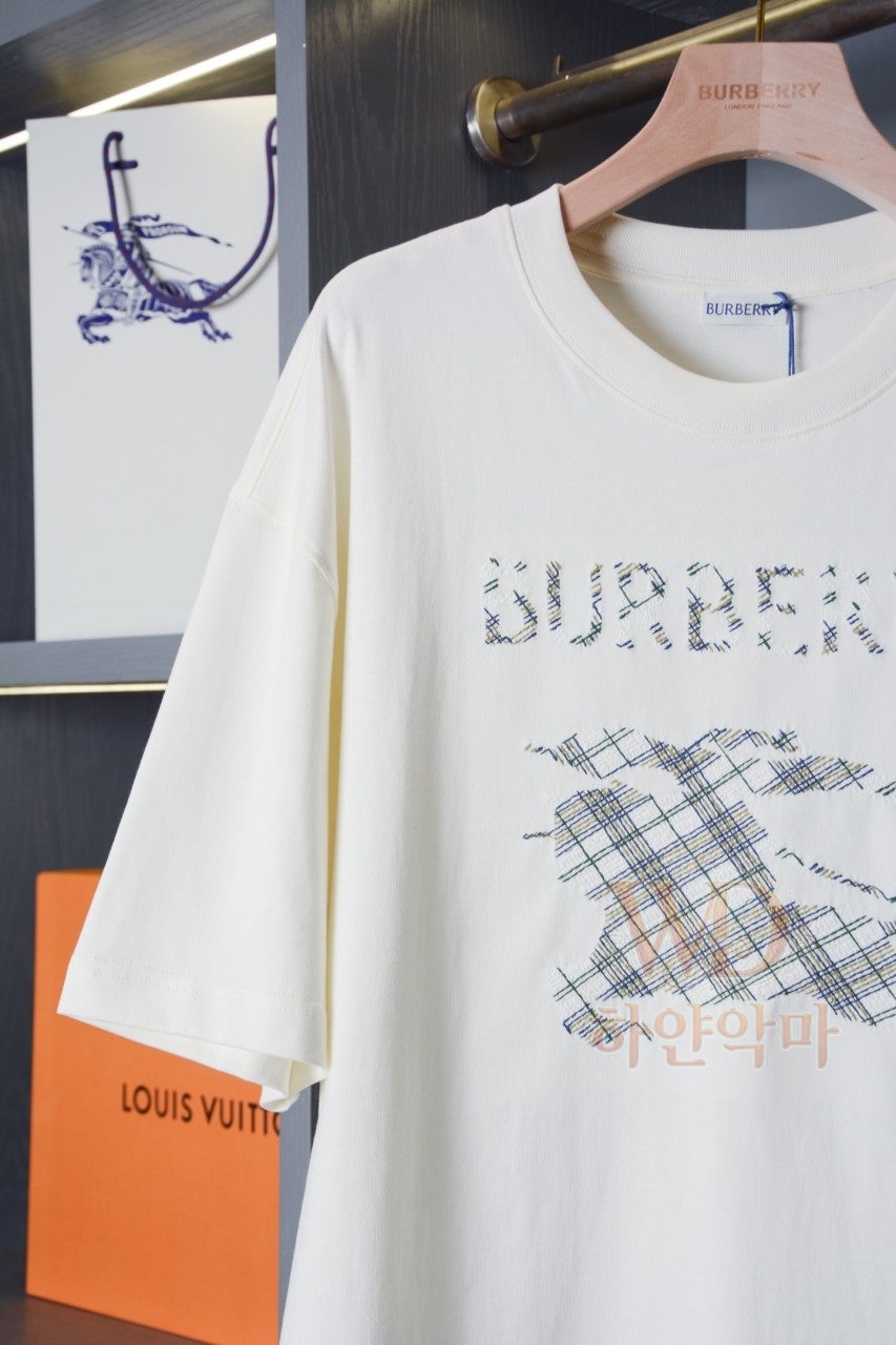 2026버버리신상-남자반팔티셔츠-6.jpg