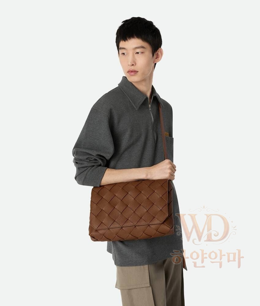 보테가디아고크로스백-남여공용가방-1.jpg