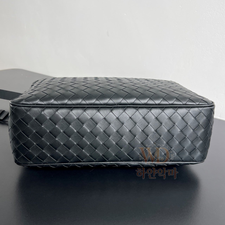 보테가카메라가방-남자가방추천-4.jpg