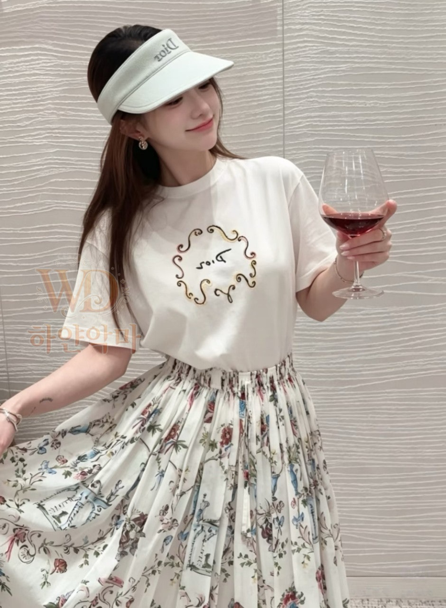 디올2026신상-여자반팔티-2.jpg