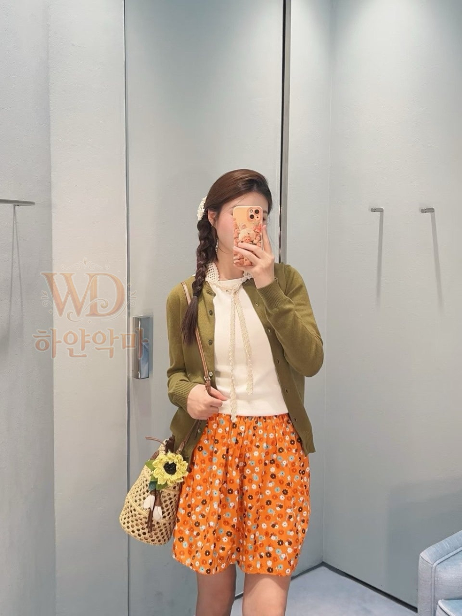 미우미우2026신상치마-1.jpg