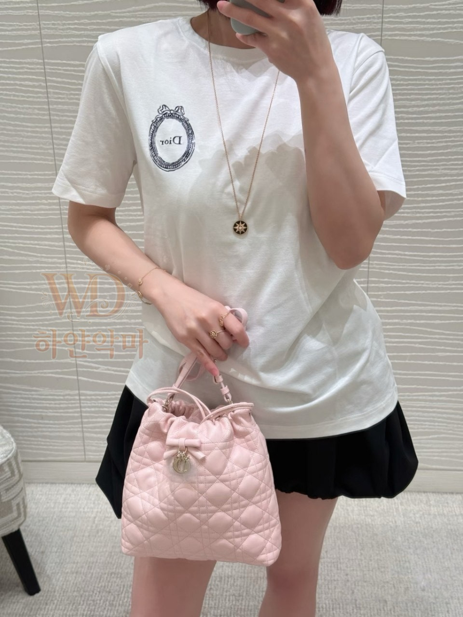 디올신상여자반팔티-2.jpg