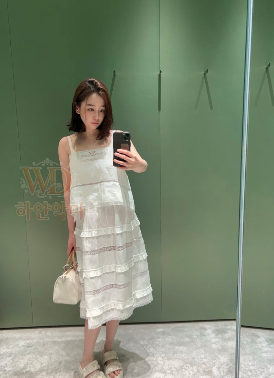 프라다롱치마-하얀악마-1.jpg