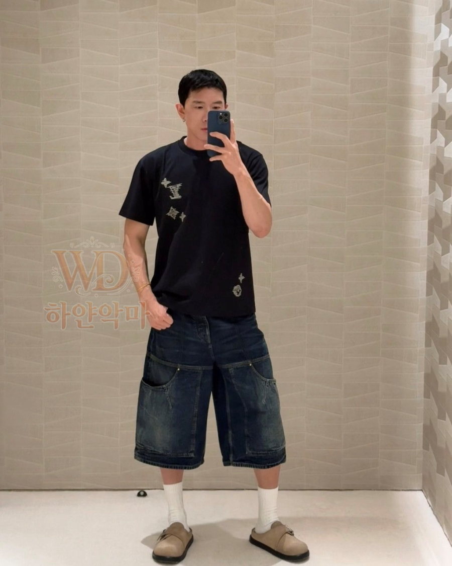 루이비통남성반팔티셔츠-하얀악마-1.jpg