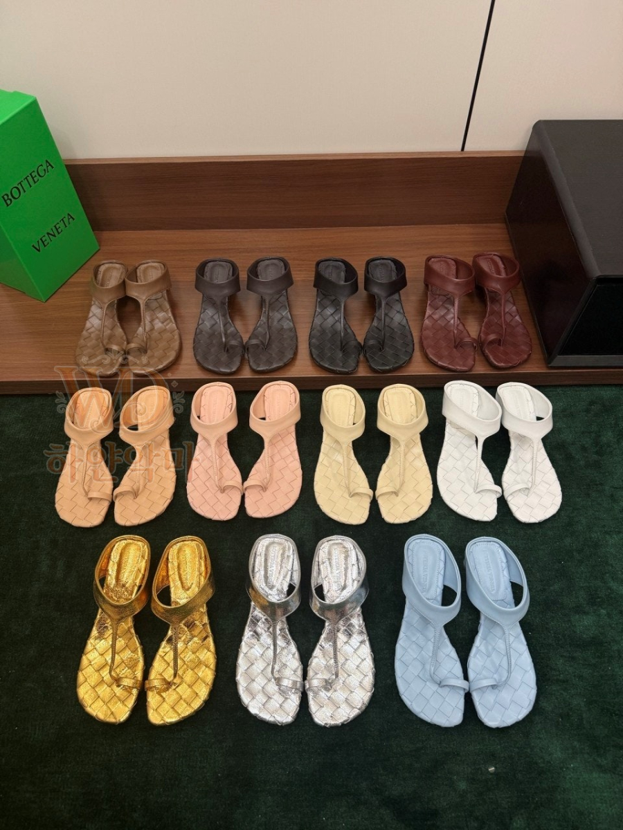 보테가베네타조리슬리퍼-하얀악마-1.jpg