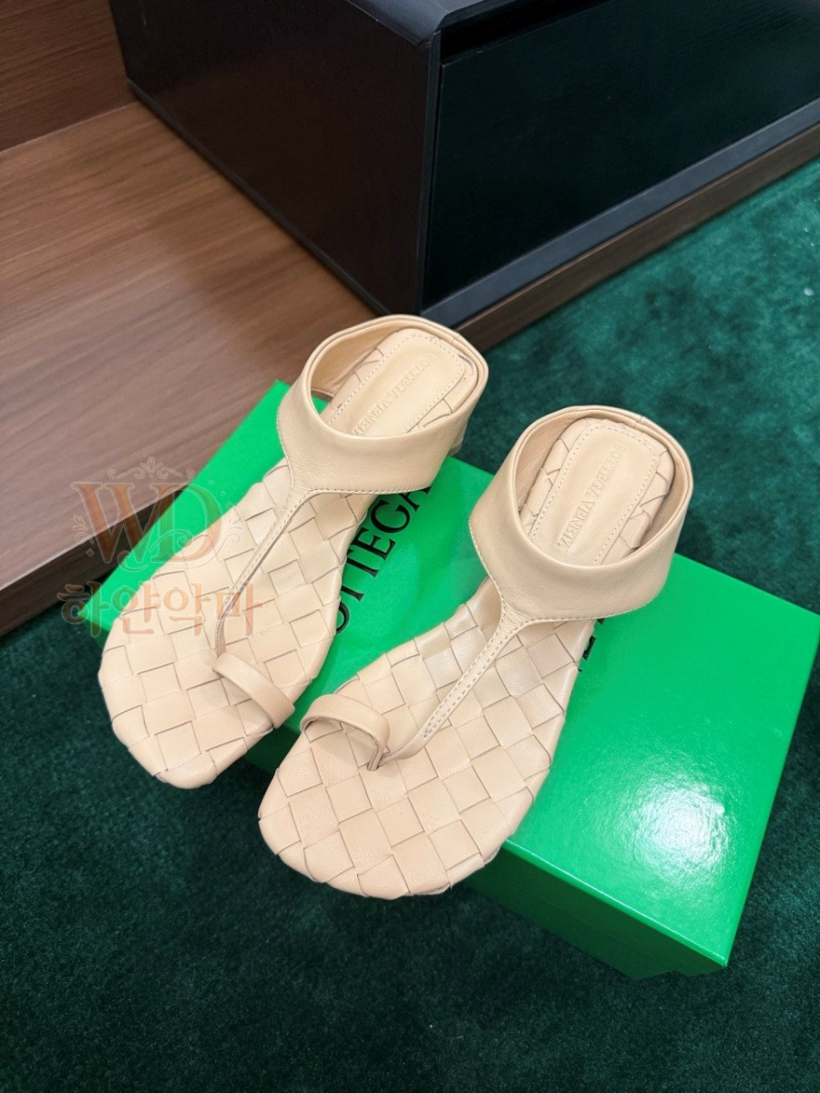 보테가베네타조리슬리퍼-하얀악마-3.jpg