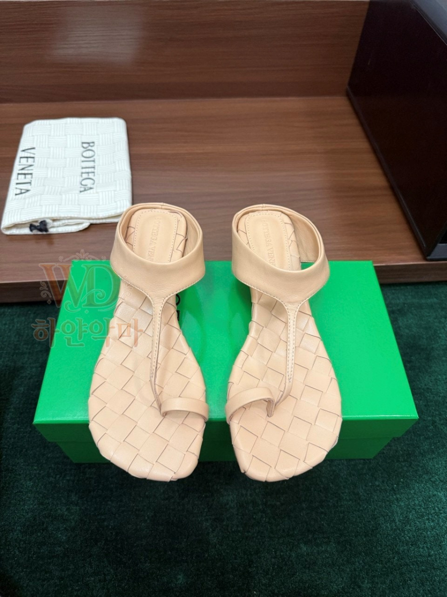 보테가베네타조리슬리퍼-하얀악마-4.jpg
