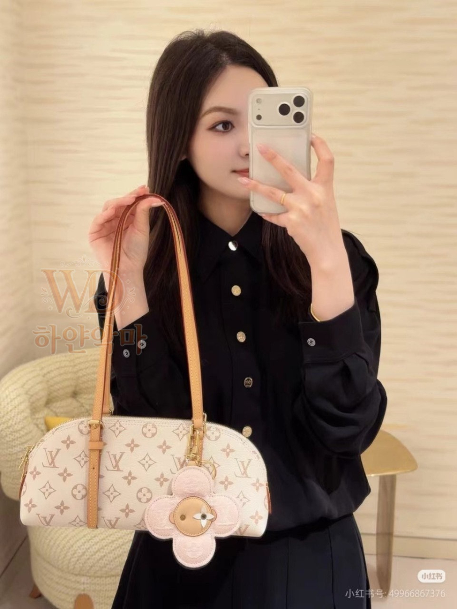 루이비통EW-M2A457-하얀악마-2.jpg