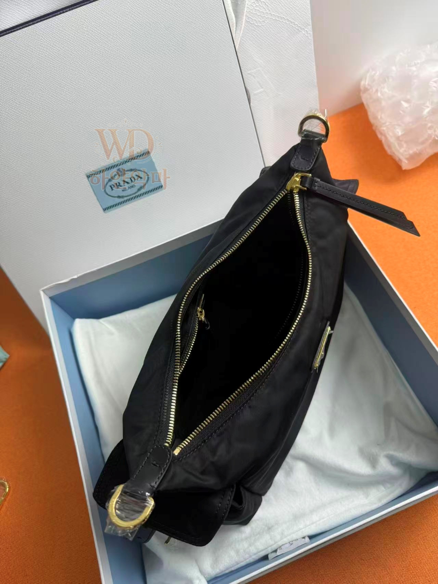 프라다 익스플로어 13303 (9).jpg