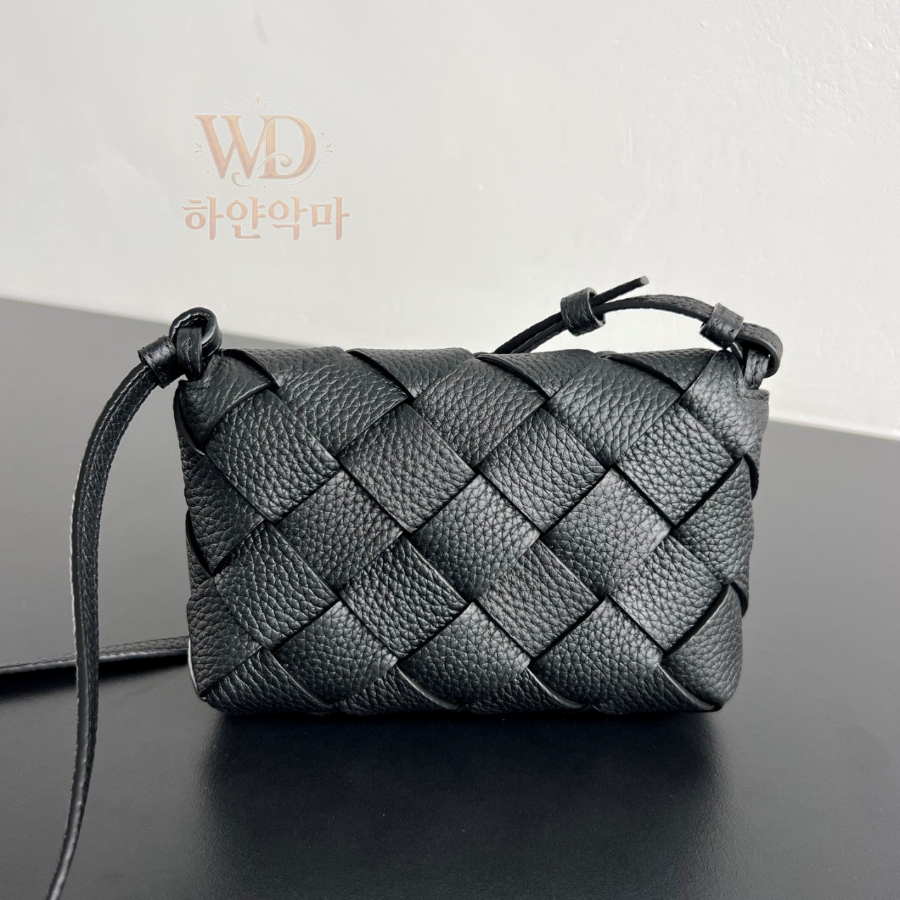 보테가디아고크로스백-하얀악마-4.jpg