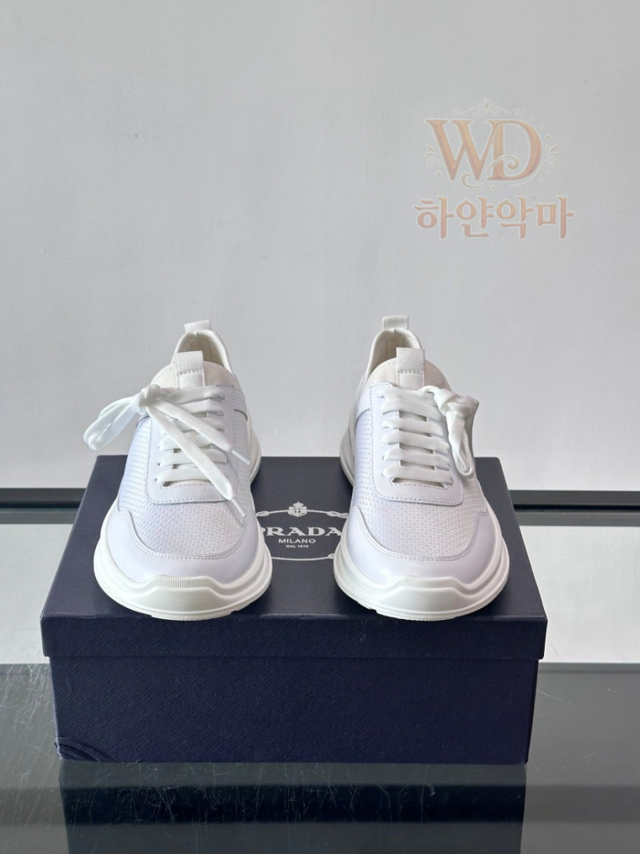 하얀악마-프라다운동화-5.jpg