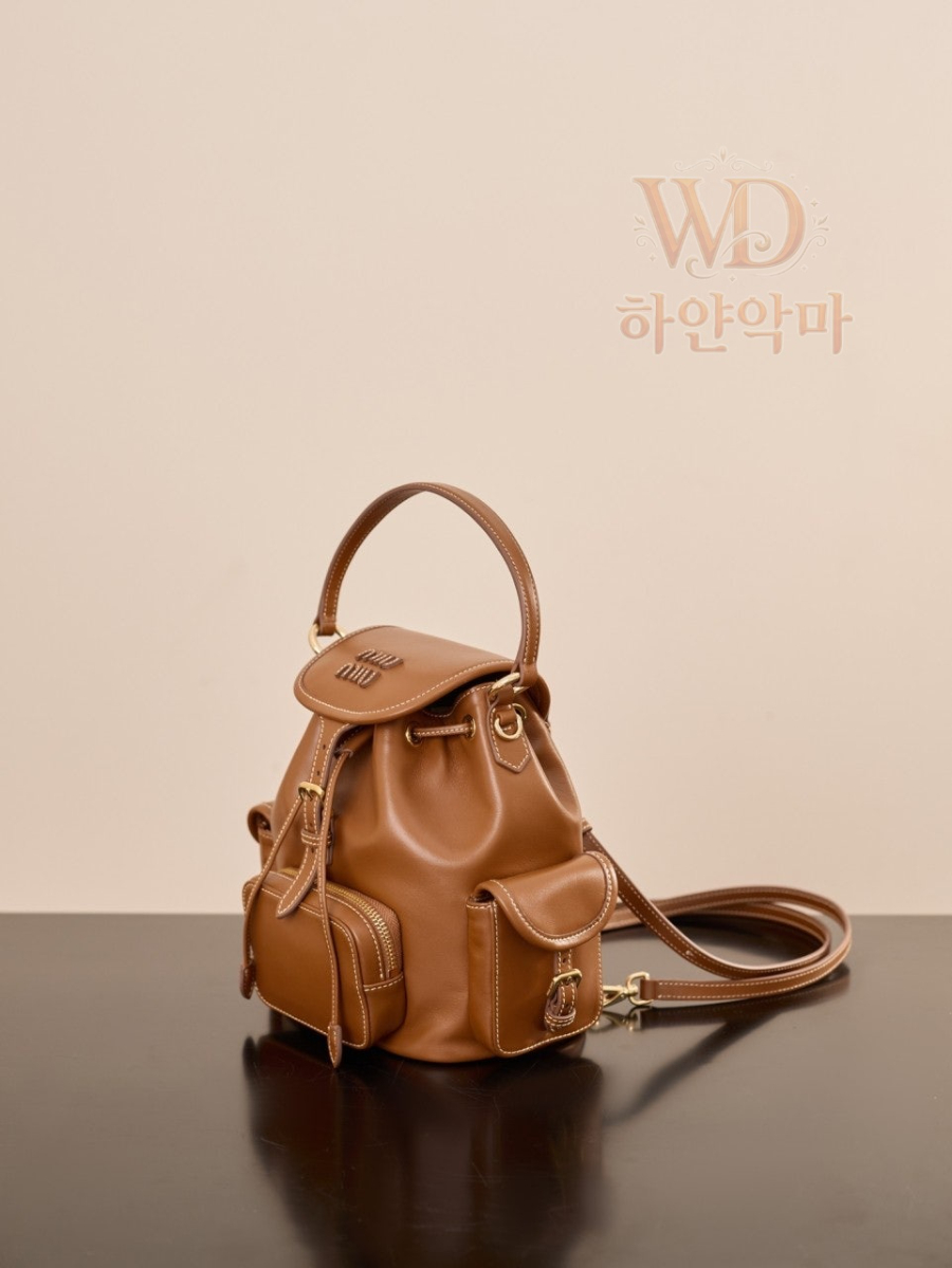 미우미우백팩-멀티포켓-하얀악마-4.jpg