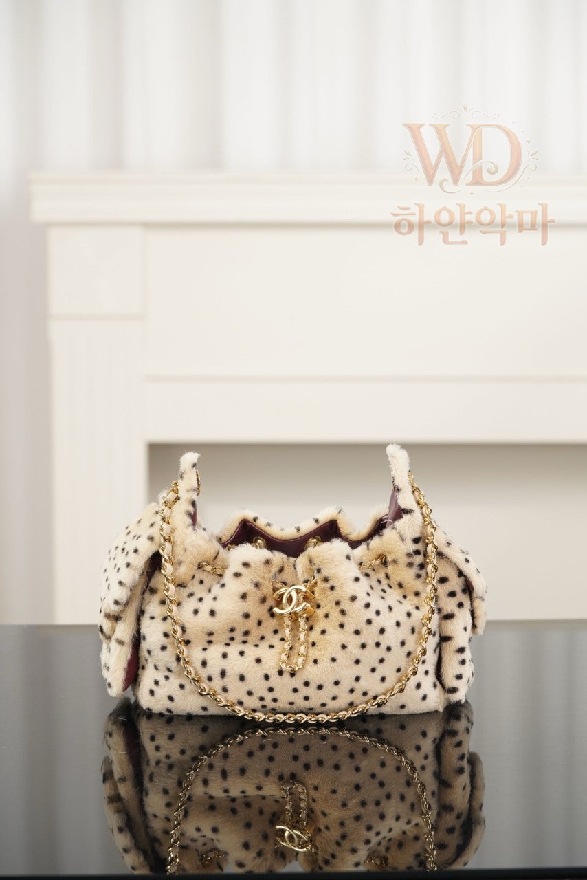 샤넬2026신상-공방-25백-하얀악마-6.jpg