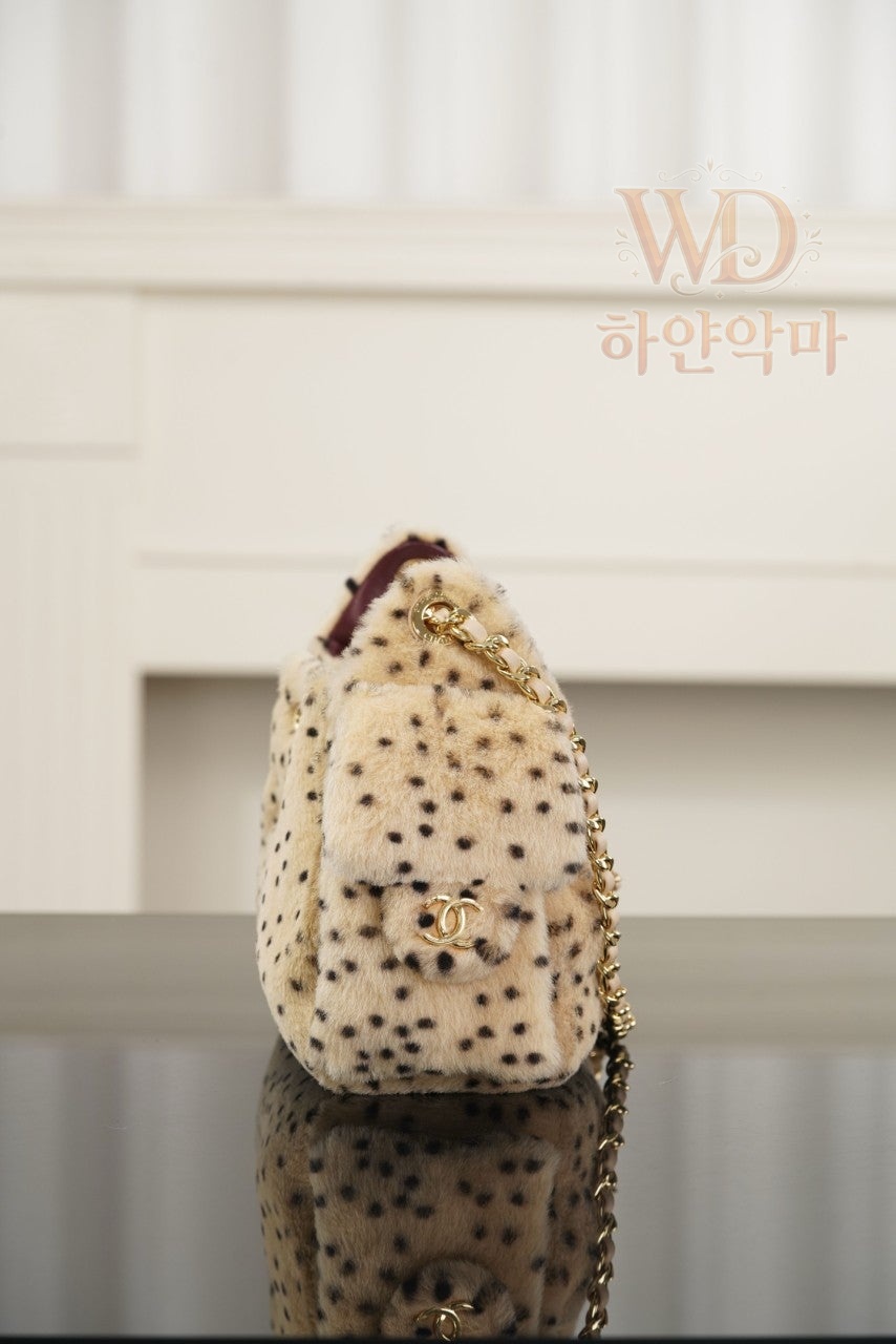 샤넬2026신상-공방-25백-하얀악마-9.jpg