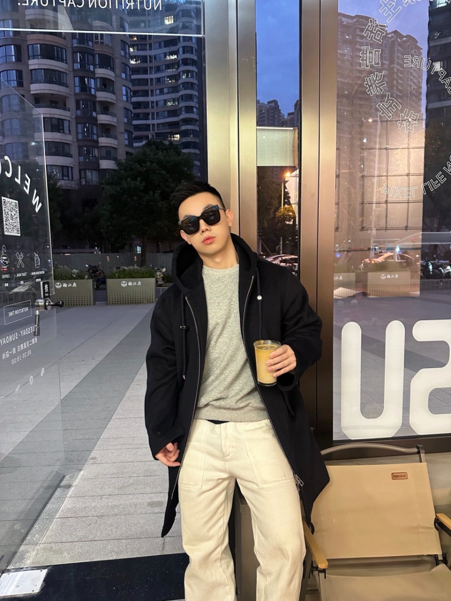 남자-로에베후드롱코트-2.jpg