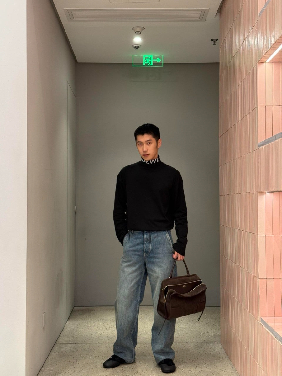 남자-로에베이너웨어-하이넥-1.jpg